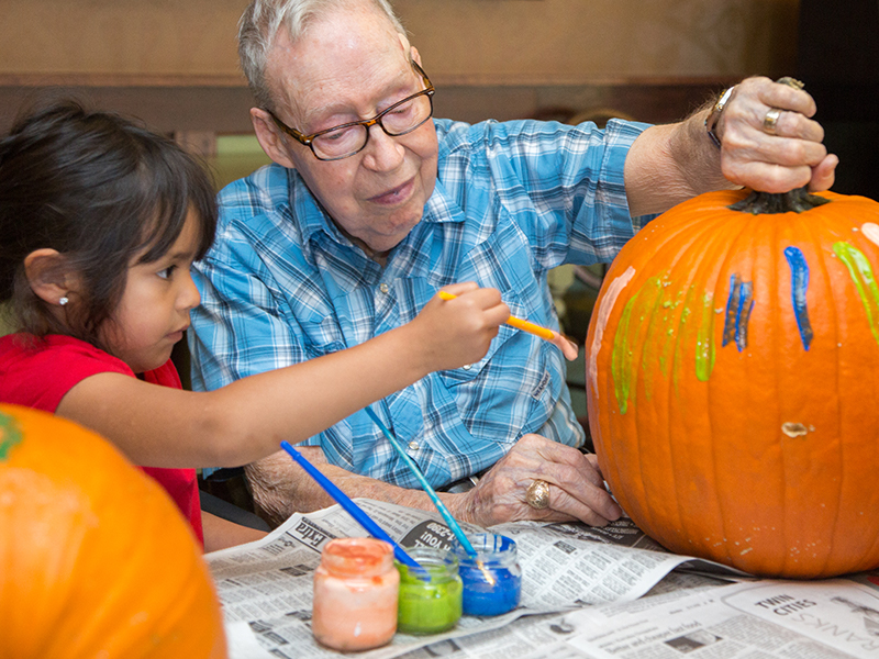 inver-glen-pumpkin-painting-senior-living